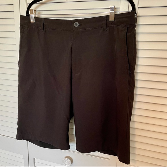 Izod Other - Men’s Izod Golf Shorts - Size 36